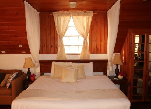 Suncrest House cozy apartment on Cupid's Cay overlooking the Bight of Exuma